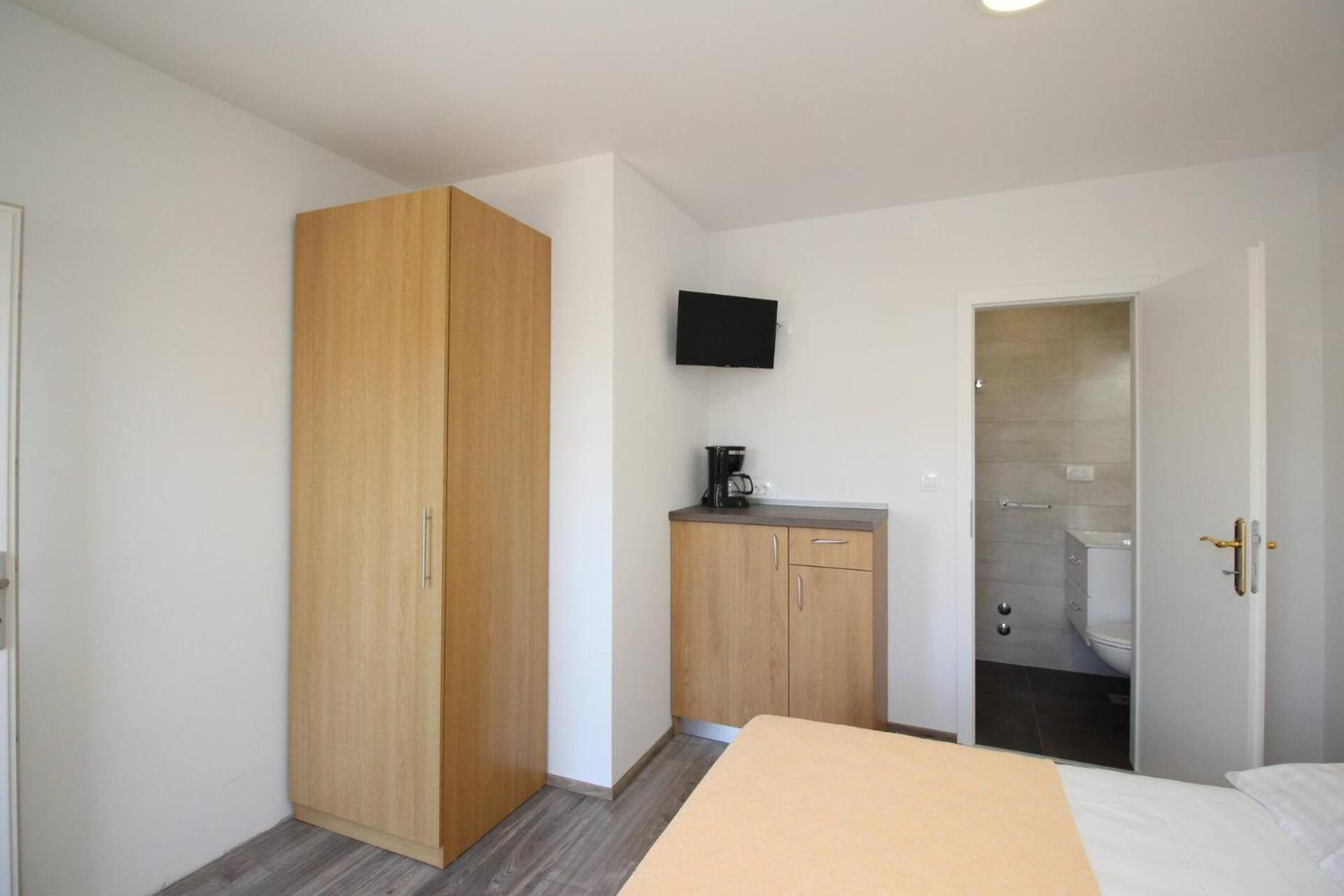 Apartments & Rooms Dekanic Baska  Luaran gambar